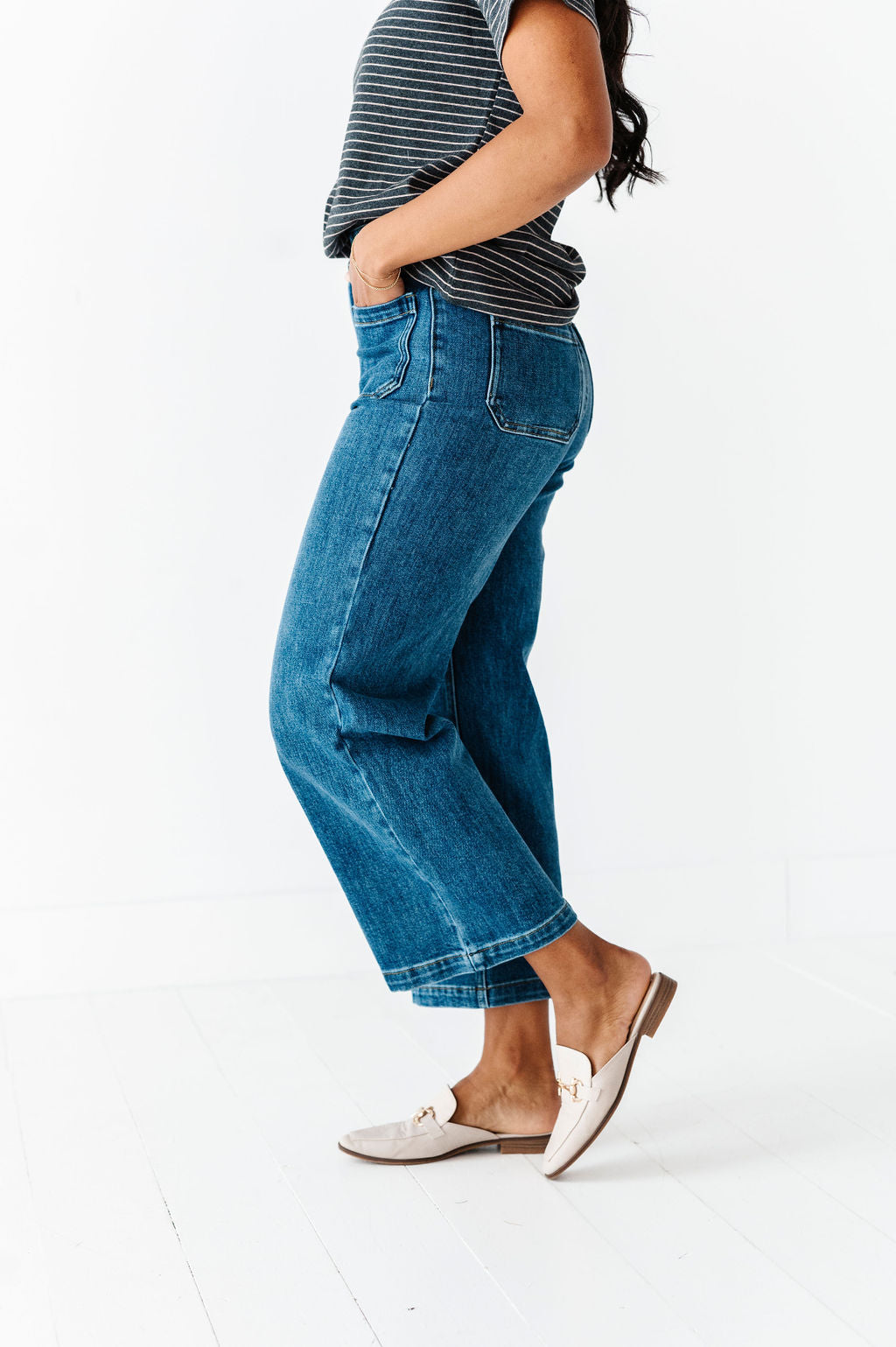 Jenny Straight Leg Cropped Jean
