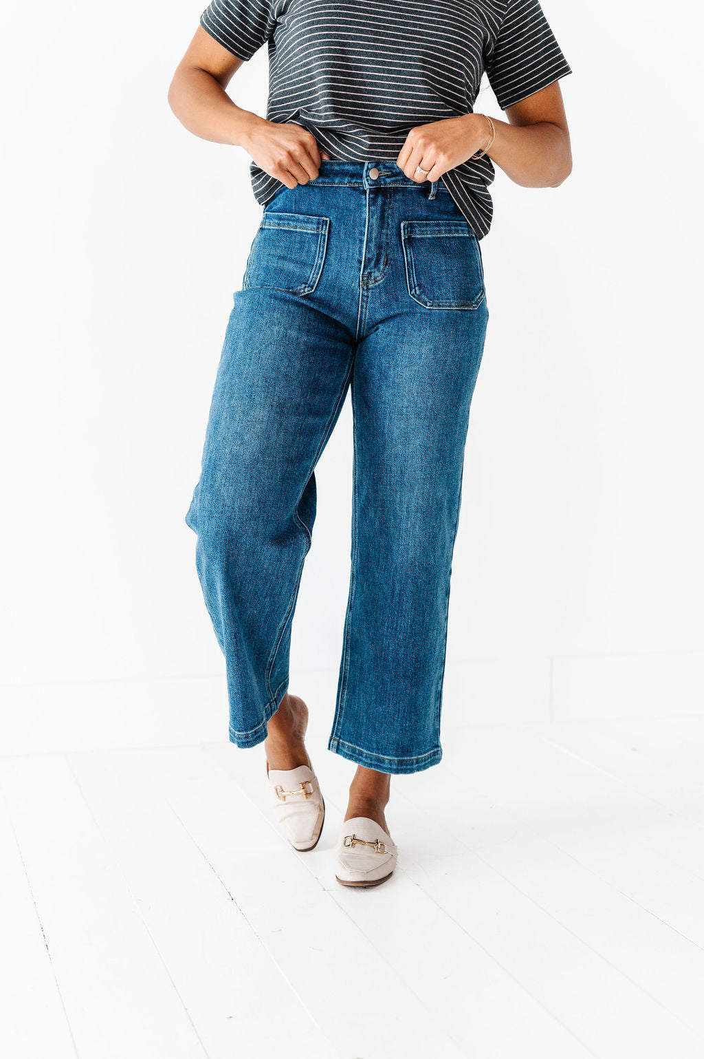 Jenny Straight Leg Cropped Jean